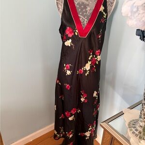 Jones New York Black and Red Floral Long Satin Gown with Matching Robe